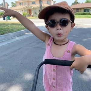 IZIPIZI SUN KIDS SUNGLASSES in chocolate